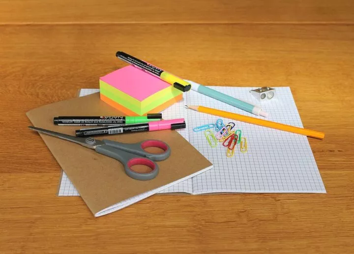 desk-1574669-1280